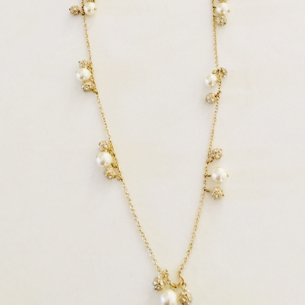 NWOT Ann Taylor Gold Pearl and Crystal Necklace Excellent Condition